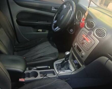 Серый Форд Фокус, объемом двигателя 1.6 л и пробегом 297 тыс. км за 4800 $, фото 7 на Automoto.ua