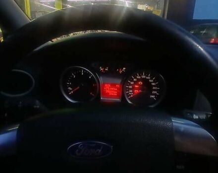 Серый Форд Фокус, объемом двигателя 1.6 л и пробегом 297 тыс. км за 4800 $, фото 2 на Automoto.ua