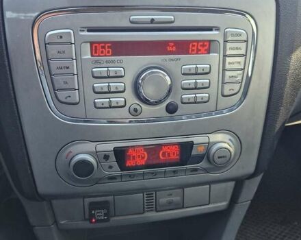 Серый Форд Фокус, объемом двигателя 1.6 л и пробегом 236 тыс. км за 3499 $, фото 10 на Automoto.ua