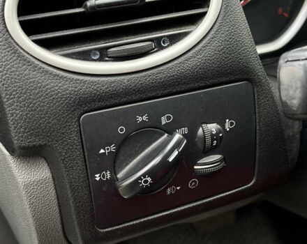 Сірий Форд Фокус, об'ємом двигуна 1.6 л та пробігом 188 тис. км за 5555 $, фото 36 на Automoto.ua