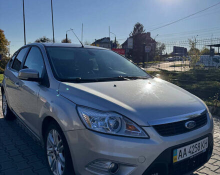 Серый Форд Фокус, объемом двигателя 1.6 л и пробегом 240 тыс. км за 5000 $, фото 1 на Automoto.ua