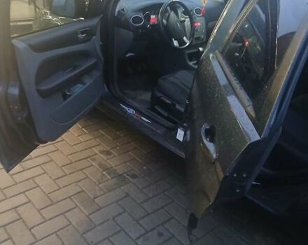 Серый Форд Фокус, объемом двигателя 1.6 л и пробегом 297 тыс. км за 4800 $, фото 5 на Automoto.ua