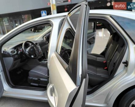 Форд Фокус 2008 в Киеве на Automoto.ua Серый Форд Фокус, объемом двигателя 1.6 л и пробегом 188 тыс. км за 5490 $, фото 5 на Automoto.ua