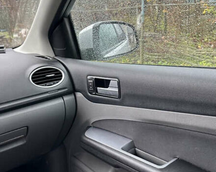 Серый Форд Фокус, объемом двигателя 1.6 л и пробегом 240 тыс. км за 5000 $, фото 36 на Automoto.ua