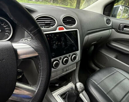 Серый Форд Фокус, объемом двигателя 1.6 л и пробегом 172 тыс. км за 5400 $, фото 8 на Automoto.ua