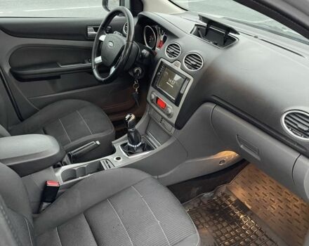 Серый Форд Фокус, объемом двигателя 1.8 л и пробегом 294 тыс. км за 5400 $, фото 5 на Automoto.ua