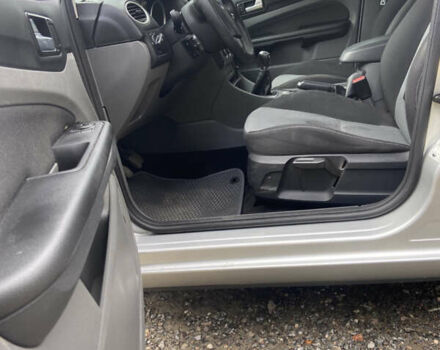 Серый Форд Фокус, объемом двигателя 1.6 л и пробегом 260 тыс. км за 5400 $, фото 9 на Automoto.ua