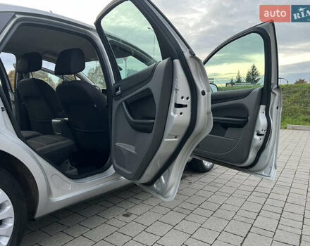 Форд Фокус 2009 у Стрые на Automoto.ua Сірий Форд Фокус, об'ємом двигуна 1.6 л та пробігом 221 тис. км за 5750 $, фото 32 на Automoto.ua