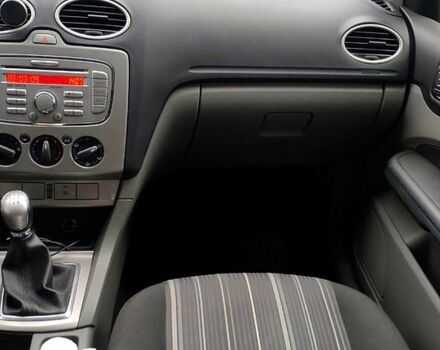 Серый Форд Фокус, объемом двигателя 1.6 л и пробегом 197 тыс. км за 6700 $, фото 7 на Automoto.ua