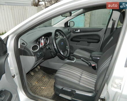 Серый Форд Фокус, объемом двигателя 1.6 л и пробегом 197 тыс. км за 6500 $, фото 7 на Automoto.ua