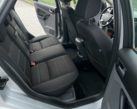 Сірий Форд Фокус, об'ємом двигуна 1.6 л та пробігом 221 тис. км за 5750 $, фото 7 на Automoto.ua