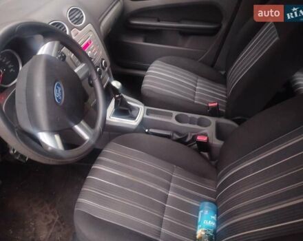 Серый Форд Фокус, объемом двигателя 1.39 л и пробегом 235 тыс. км за 4300 $, фото 10 на Automoto.ua