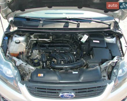 Серый Форд Фокус, объемом двигателя 1.6 л и пробегом 177 тыс. км за 5750 $, фото 16 на Automoto.ua