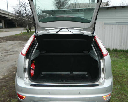 Серый Форд Фокус, объемом двигателя 1.6 л и пробегом 197 тыс. км за 6500 $, фото 6 на Automoto.ua