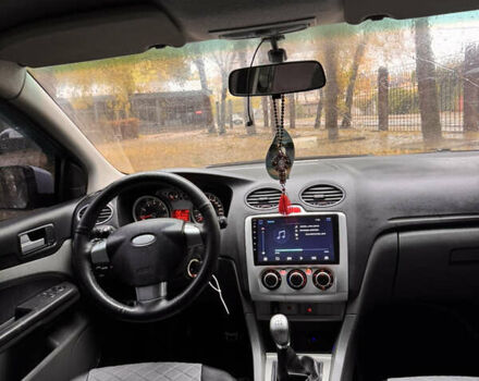 Серый Форд Фокус, объемом двигателя 1.6 л и пробегом 307 тыс. км за 4350 $, фото 18 на Automoto.ua