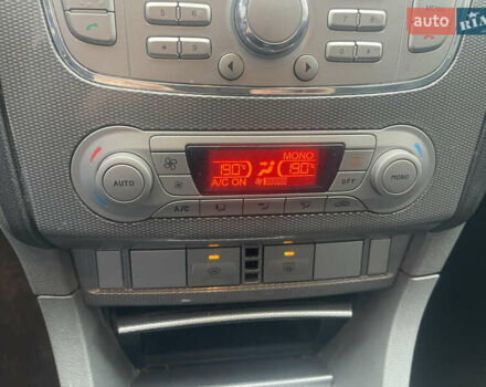 Серый Форд Фокус, объемом двигателя 1.8 л и пробегом 177 тыс. км за 6300 $, фото 22 на Automoto.ua