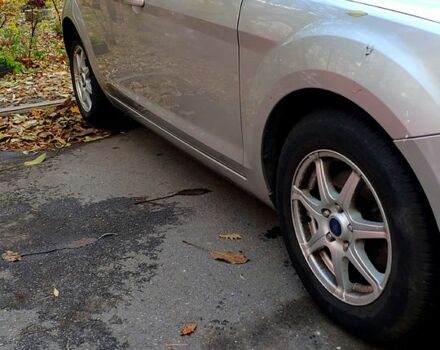 Серый Форд Фокус, объемом двигателя 1.6 л и пробегом 197 тыс. км за 6700 $, фото 2 на Automoto.ua