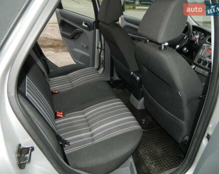 Серый Форд Фокус, объемом двигателя 1.6 л и пробегом 197 тыс. км за 6500 $, фото 10 на Automoto.ua