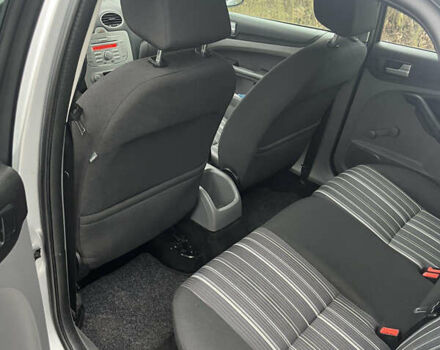 Серый Форд Фокус, объемом двигателя 1.6 л и пробегом 237 тыс. км за 6000 $, фото 4 на Automoto.ua