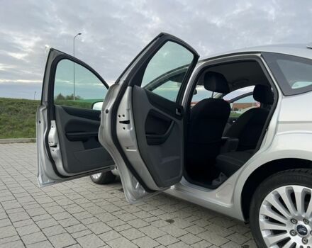 Сірий Форд Фокус, об'ємом двигуна 1.6 л та пробігом 221 тис. км за 5750 $, фото 11 на Automoto.ua