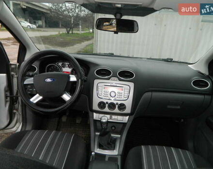 Серый Форд Фокус, объемом двигателя 1.6 л и пробегом 197 тыс. км за 6500 $, фото 11 на Automoto.ua