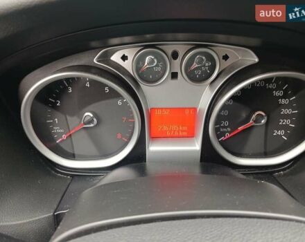 Сірий Форд Фокус, об'ємом двигуна 1.6 л та пробігом 236 тис. км за 4900 $, фото 6 на Automoto.ua