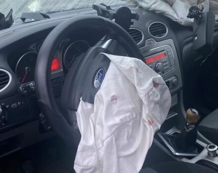 Серый Форд Фокус, объемом двигателя 1.6 л и пробегом 333 тыс. км за 1161 $, фото 15 на Automoto.ua