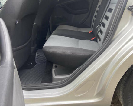 Серый Форд Фокус, объемом двигателя 1.6 л и пробегом 260 тыс. км за 5400 $, фото 10 на Automoto.ua