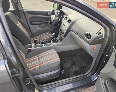 Форд Фокус 2009 у Ковель на Automoto.ua Сірий Форд Фокус, об'ємом двигуна 1.6 л та пробігом 227 тис. км за 4750 $, фото 19 на Automoto.ua