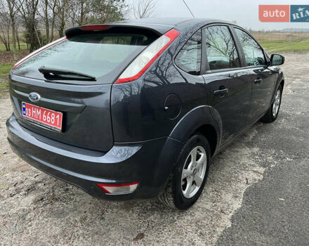 Сірий Форд Фокус, об'ємом двигуна 1.6 л та пробігом 150 тис. км за 5800 $, фото 5 на Automoto.ua