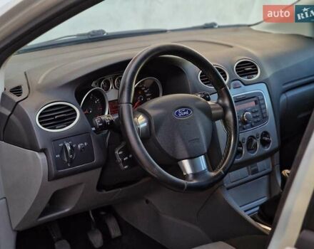 Серый Форд Фокус, объемом двигателя 1.6 л и пробегом 115 тыс. км за 6990 $, фото 38 на Automoto.ua