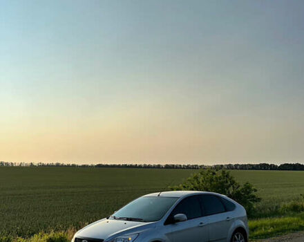 Серый Форд Фокус, объемом двигателя 1.6 л и пробегом 300 тыс. км за 6500 $, фото 1 на Automoto.ua