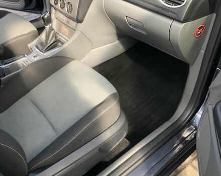 Серый Форд Фокус, объемом двигателя 1.6 л и пробегом 198 тыс. км за 6500 $, фото 21 на Automoto.ua