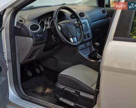 Серый Форд Фокус, объемом двигателя 1.6 л и пробегом 115 тыс. км за 6990 $, фото 36 на Automoto.ua