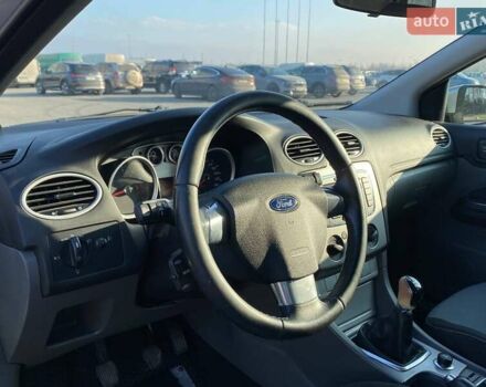 Серый Форд Фокус, объемом двигателя 1.6 л и пробегом 218 тыс. км за 4990 $, фото 8 на Automoto.ua