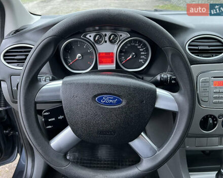 Сірий Форд Фокус, об'ємом двигуна 1.6 л та пробігом 150 тис. км за 5800 $, фото 19 на Automoto.ua