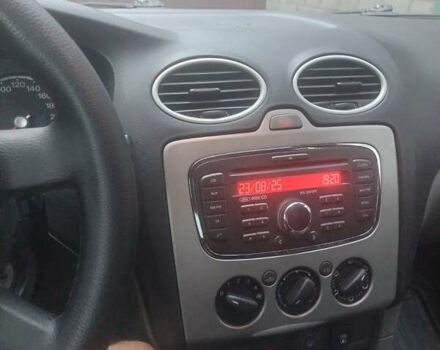 Сірий Форд Фокус, об'ємом двигуна 1.39 л та пробігом 225 тис. км за 5600 $, фото 3 на Automoto.ua