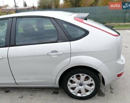 Сірий Форд Фокус, об'ємом двигуна 1.6 л та пробігом 161 тис. км за 5000 $, фото 9 на Automoto.ua