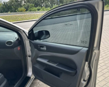 Серый Форд Фокус, объемом двигателя 1.6 л и пробегом 300 тыс. км за 6500 $, фото 13 на Automoto.ua