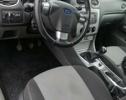 Сірий Форд Фокус, об'ємом двигуна 1.6 л та пробігом 161 тис. км за 5000 $, фото 6 на Automoto.ua