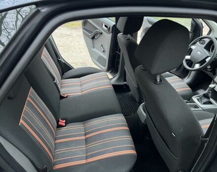 Серый Форд Фокус, объемом двигателя 1.6 л и пробегом 150 тыс. км за 5800 $, фото 16 на Automoto.ua