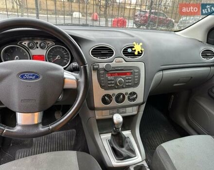 Серый Форд Фокус, объемом двигателя 1.6 л и пробегом 211 тыс. км за 5000 $, фото 9 на Automoto.ua