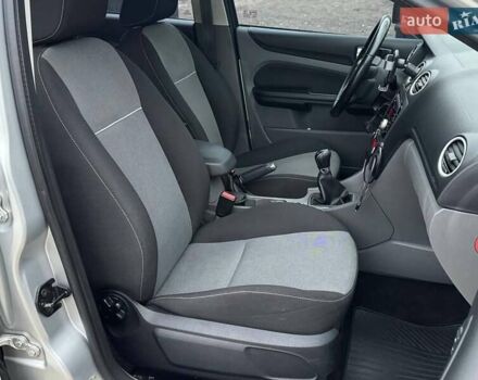 Сірий Форд Фокус, об'ємом двигуна 2 л та пробігом 193 тис. км за 5890 $, фото 22 на Automoto.ua