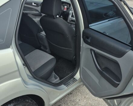 Серый Форд Фокус, объемом двигателя 2 л и пробегом 185 тыс. км за 7400 $, фото 6 на Automoto.ua