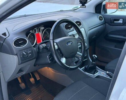 Сірий Форд Фокус, об'ємом двигуна 1.8 л та пробігом 150 тис. км за 6300 $, фото 12 на Automoto.ua