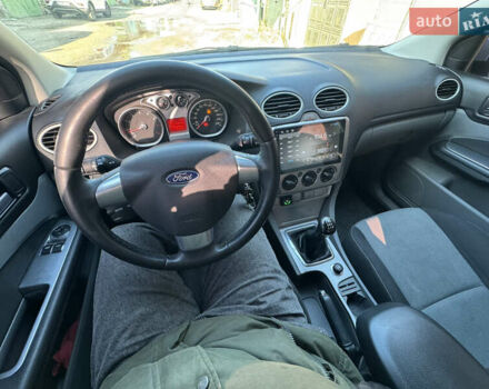 Форд Фокус 2010 в Запорожье на Automoto.ua Серый Форд Фокус, объемом двигателя 1.6 л и пробегом 189 тыс. км за 6499 $, фото 10 на Automoto.ua