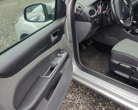 Форд Фокус 2010 в Харькове на Automoto.ua Серый Форд Фокус, объемом двигателя 1.6 л и пробегом 136 тыс. км за 6900 $, фото 5 на Automoto.ua