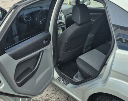 Серый Форд Фокус, объемом двигателя 2 л и пробегом 185 тыс. км за 7400 $, фото 5 на Automoto.ua