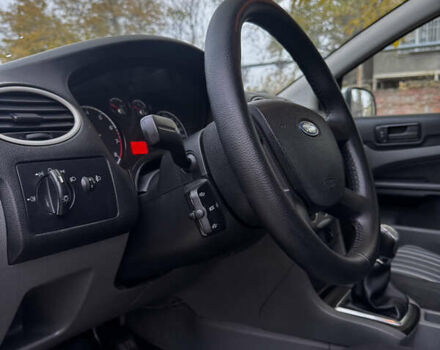 Серый Форд Фокус, объемом двигателя 1.39 л и пробегом 228 тыс. км за 3999 $, фото 22 на Automoto.ua