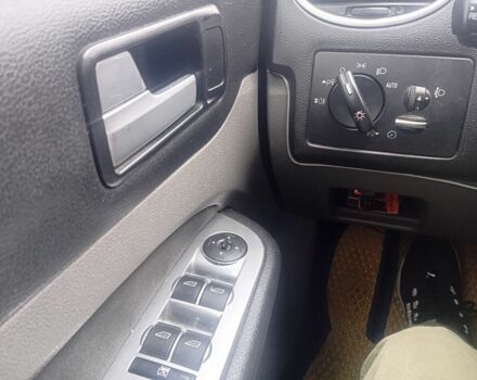 Сірий Форд Фокус, об'ємом двигуна 1.6 л та пробігом 332 тис. км за 6032 $, фото 2 на Automoto.ua